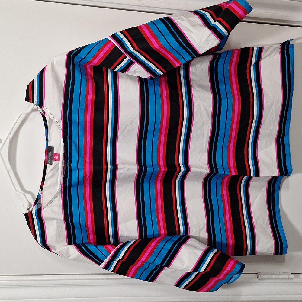 Vince Camuto Top-Medium